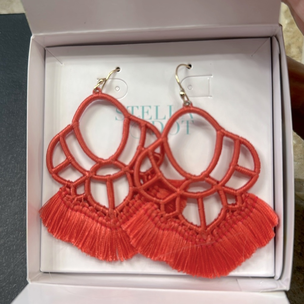 Stella & Dot Summer Statement Chandelier Earrings NIB